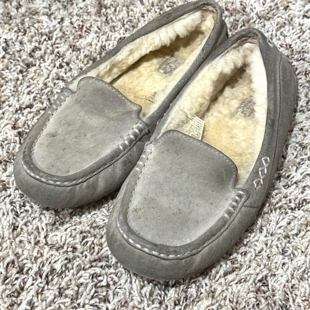 UGG Australia Ansley Grey Suede Sheepskin Lined Moccasin Slippers Womens 7